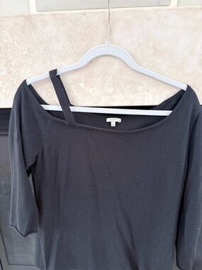 Sweater Project Black Off-the-Shoulder Strap Sweater